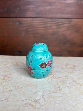 Vintage Chinese Mini Enamel Painted Blue Butterfly Ginger Jar with Cracked Lid